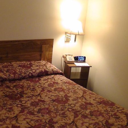 Motel 95 & Campground Hixton Ngoại thất bức ảnh